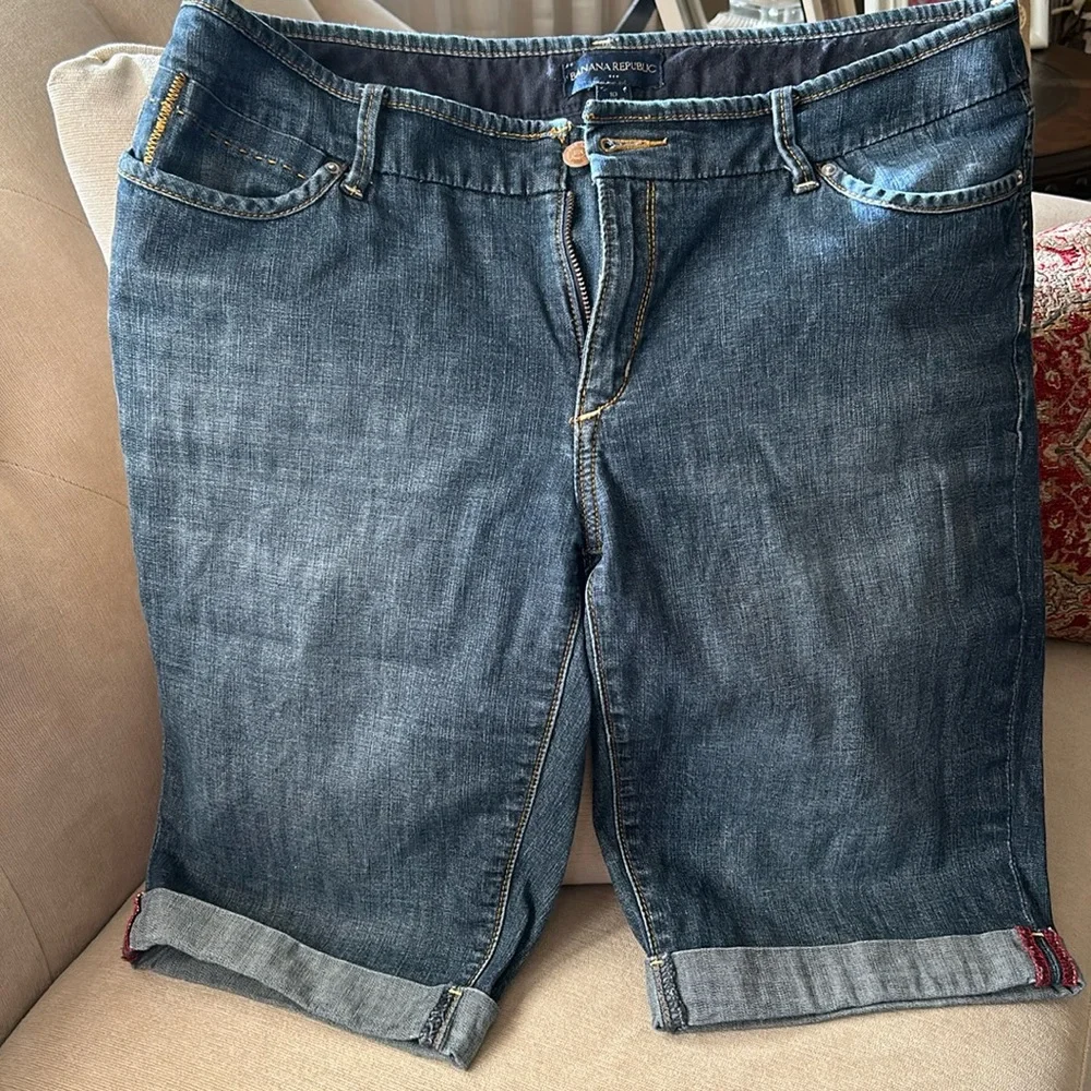 BANANA REPUBLIC BERMUDA JEAN SHORT - Picture 1 of 4